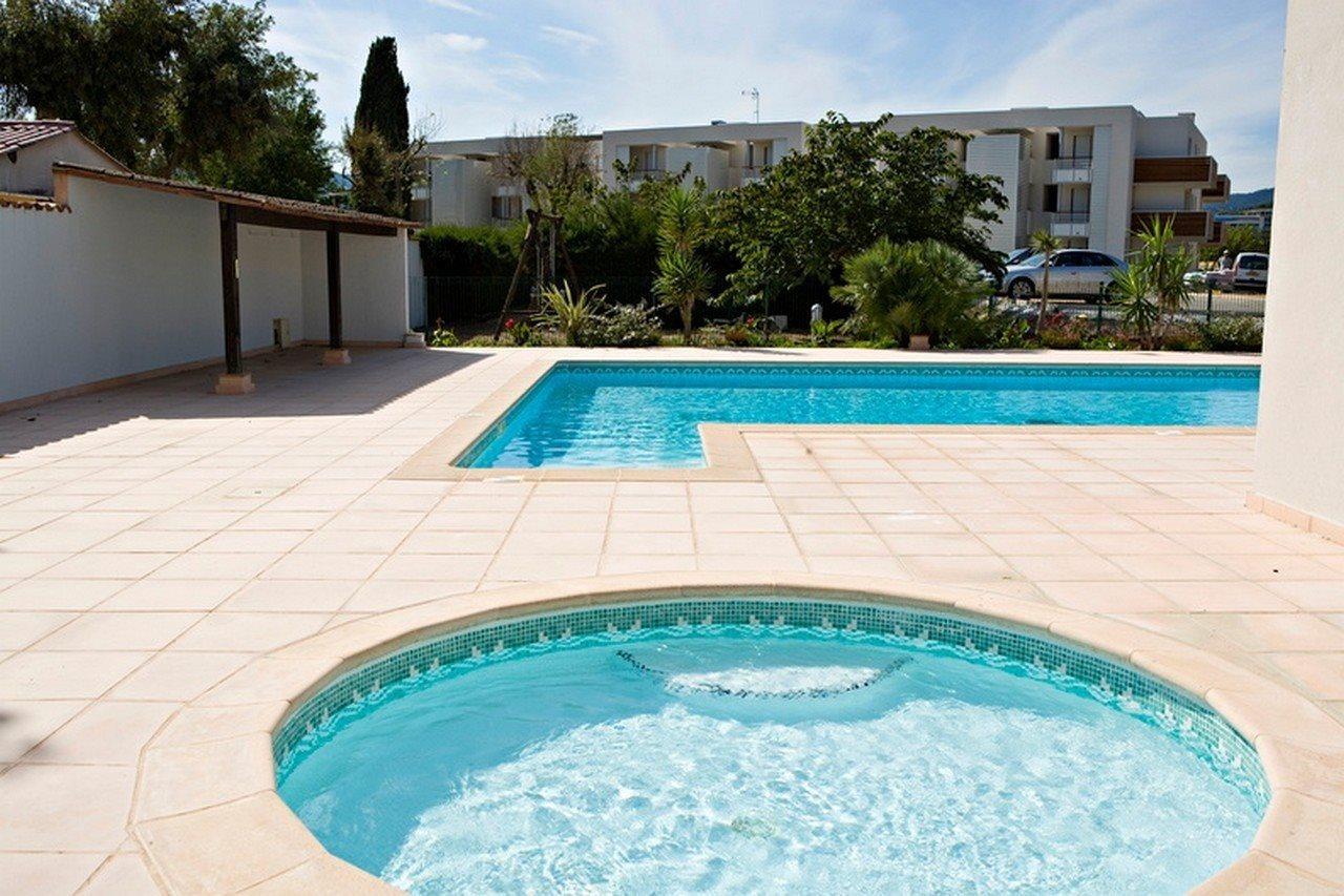 Vacanceole - Residence Carre Marine Mandelieu Exterior foto