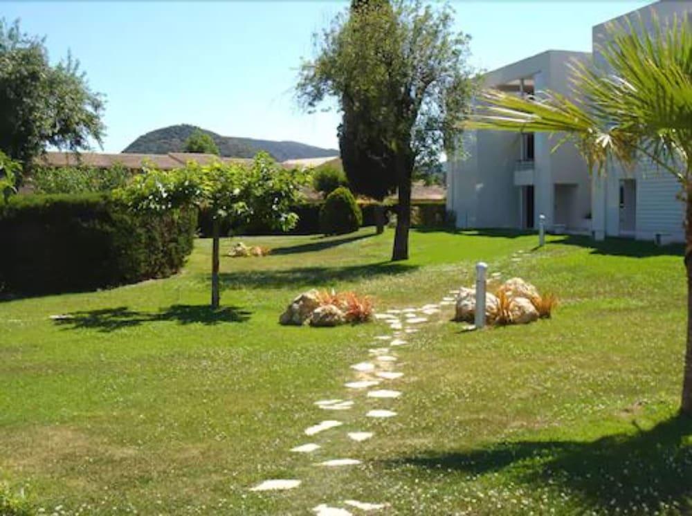 Vacanceole - Residence Carre Marine Mandelieu Exterior foto