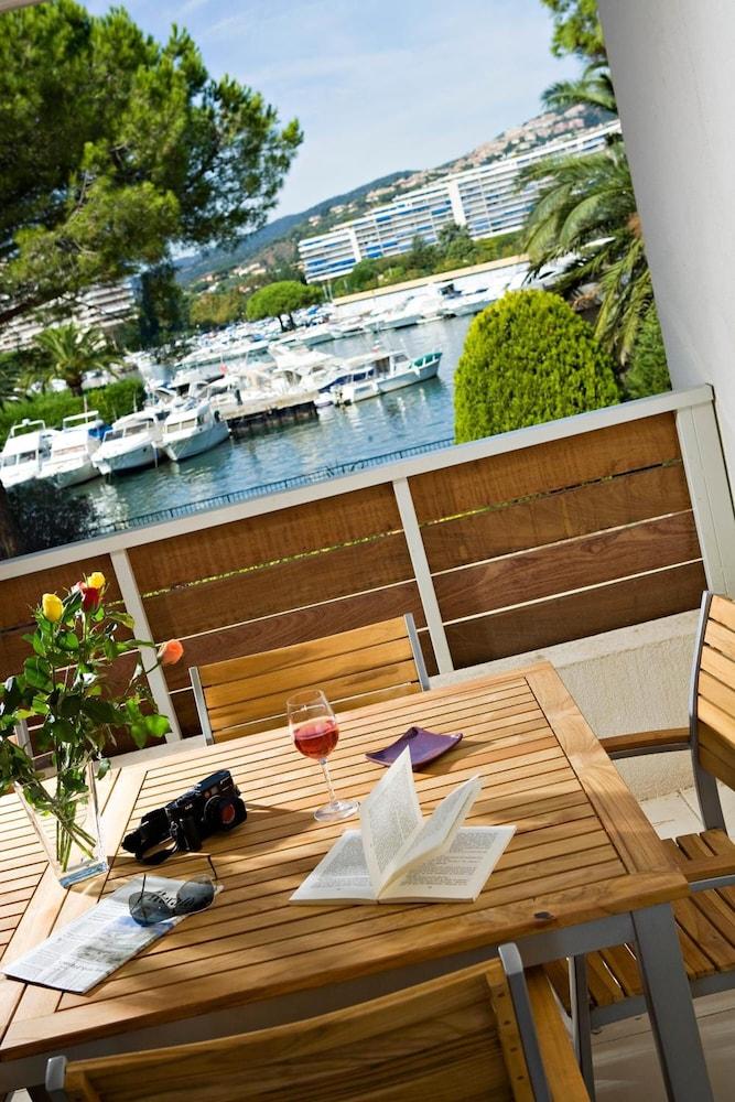 Vacanceole - Residence Carre Marine Mandelieu Exterior foto