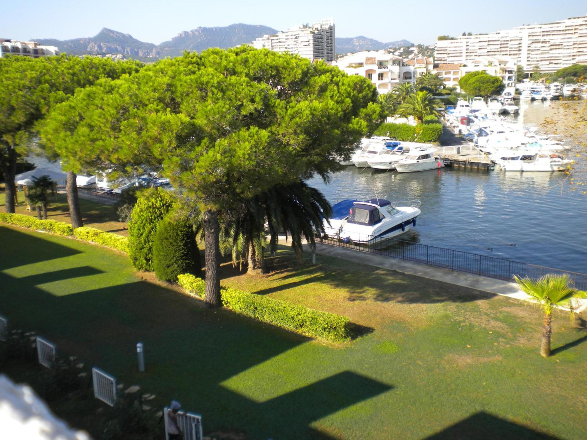 Vacanceole - Residence Carre Marine Mandelieu Exterior foto
